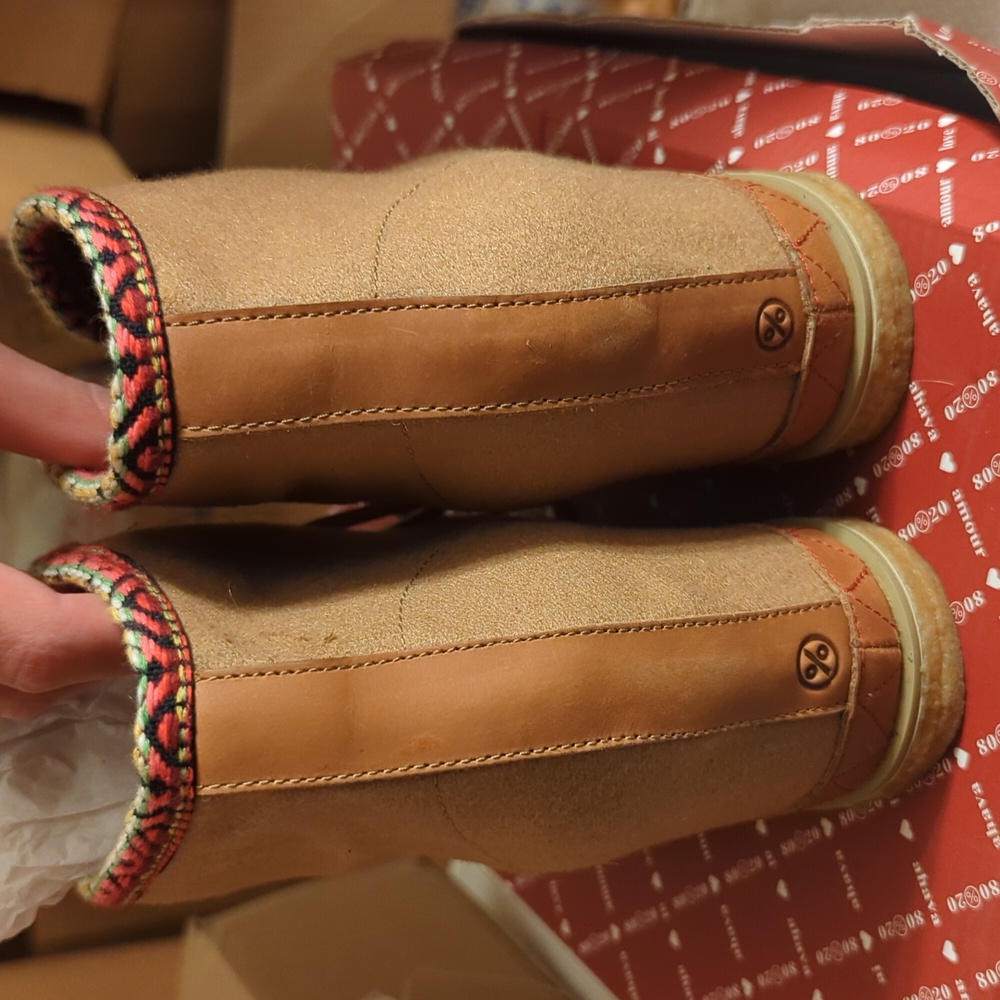 Elliot wool camel 80%20 size 8 hidden wedge 3-in shoe Akira